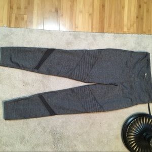 Old Navy Active Leggings
